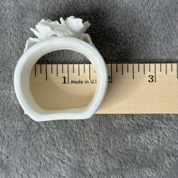 Vintage Bone China Rose Napkin Rings Set of 4 White Floral Taiwan with Box - Picture 7 of 13